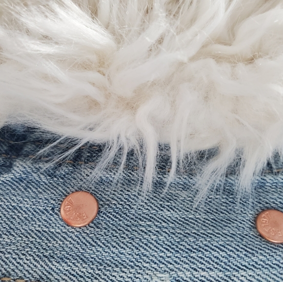 AMERICAN EAGLE faux fur lined Jean jacket - Picture 8 of 11